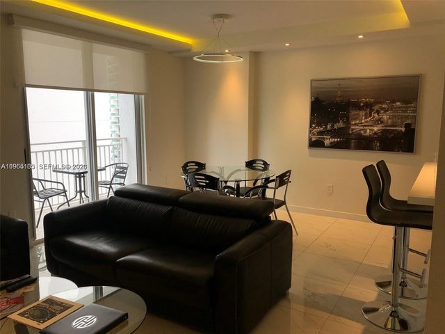 185 SE 14th Ter 2001, Miami, FL 33131