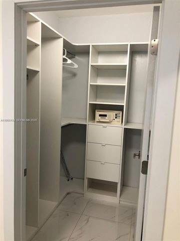 185 SE 14th Ter 2001, Miami, FL 33131