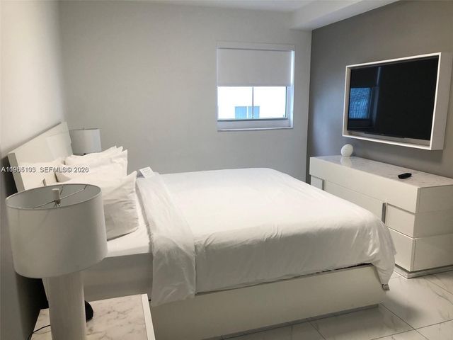 185 SE 14th Ter 2001, Miami, FL 33131