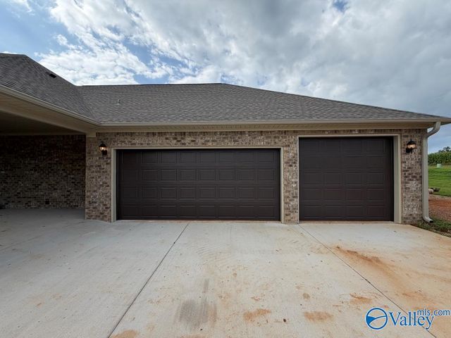 13607 Coldstream Way, Athens, AL 35611