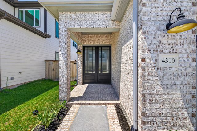 704 Sonfield Drive, Stafford, TX 77477