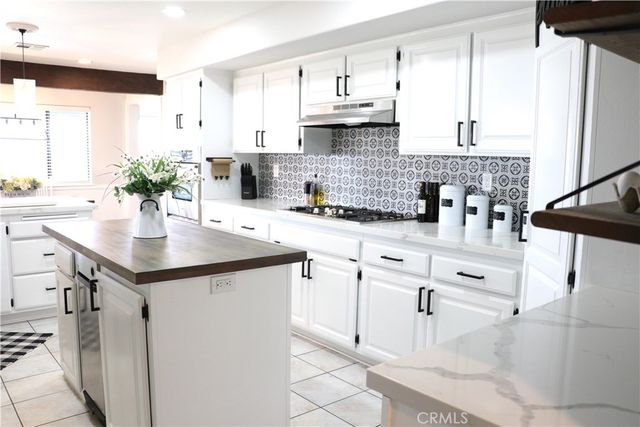 16324 Crown Valley, Apple Valley, CA 92307