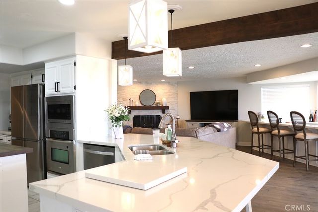 16324 Crown Valley, Apple Valley, CA 92307