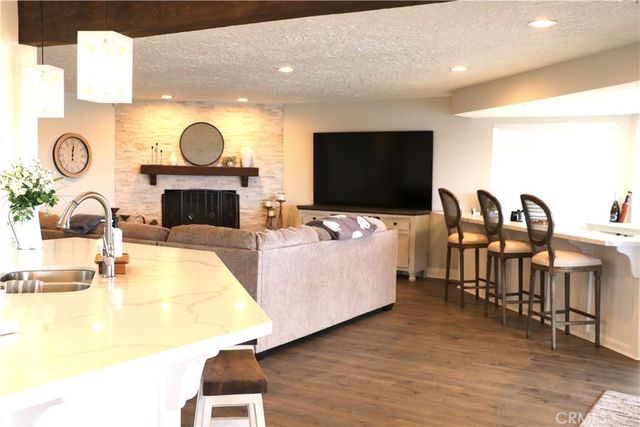 16324 Crown Valley, Apple Valley, CA 92307