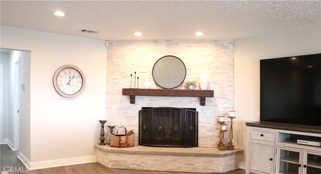 16324 Crown Valley, Apple Valley, CA 92307