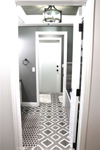 16324 Crown Valley, Apple Valley, CA 92307