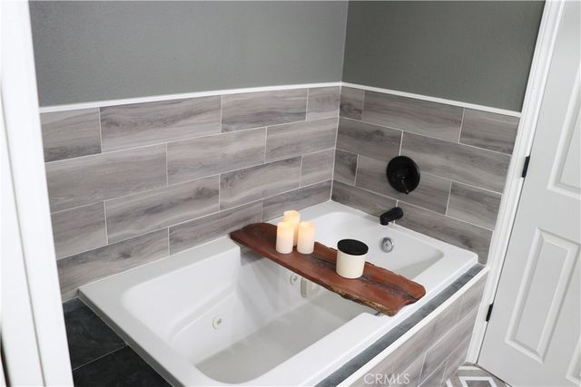 16324 Crown Valley, Apple Valley, CA 92307