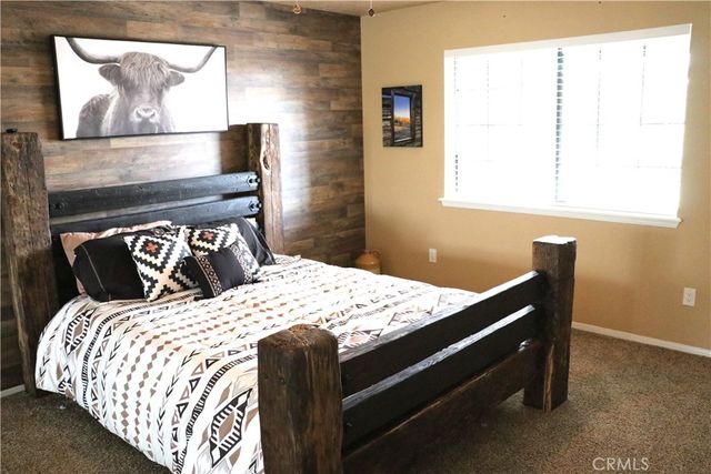 16324 Crown Valley, Apple Valley, CA 92307