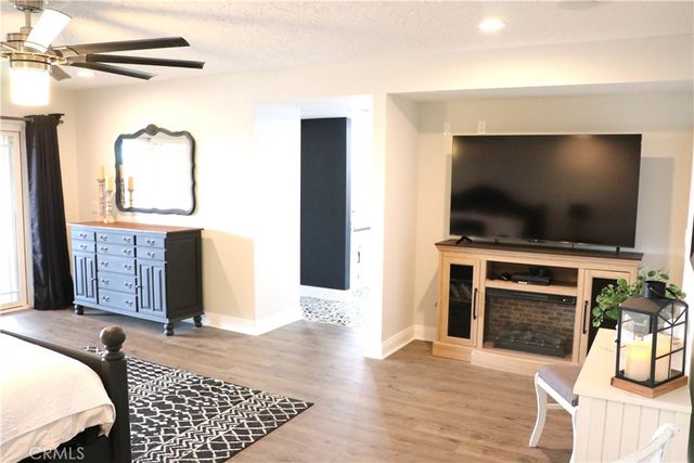 16324 Crown Valley, Apple Valley, CA 92307