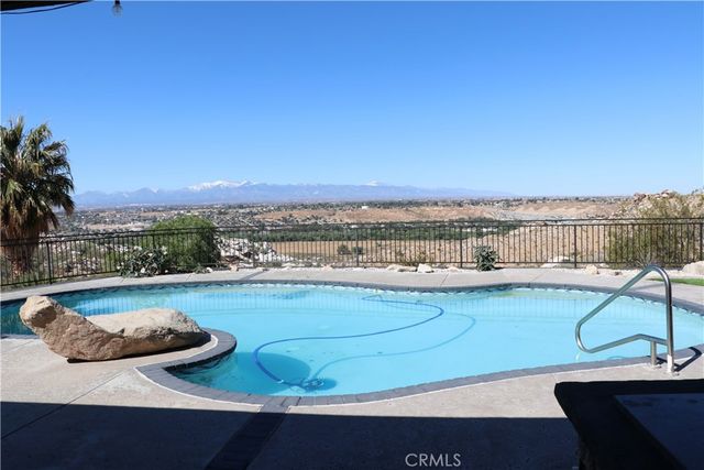 16324 Crown Valley, Apple Valley, CA 92307