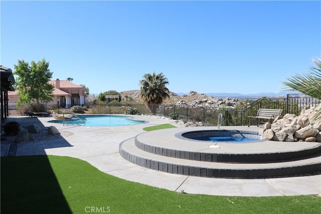 16324 Crown Valley, Apple Valley, CA 92307