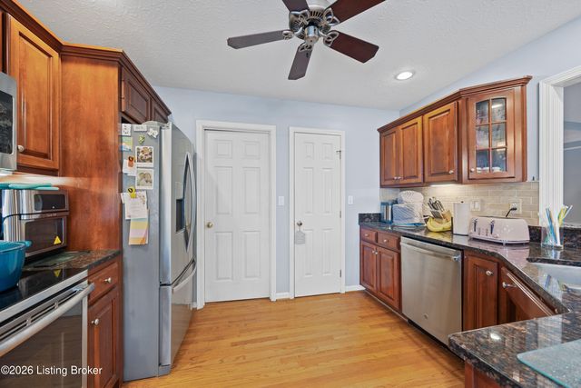 6803 Brighton Springs Ln, Louisville, KY 40291