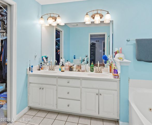 6803 Brighton Springs Ln, Louisville, KY 40291