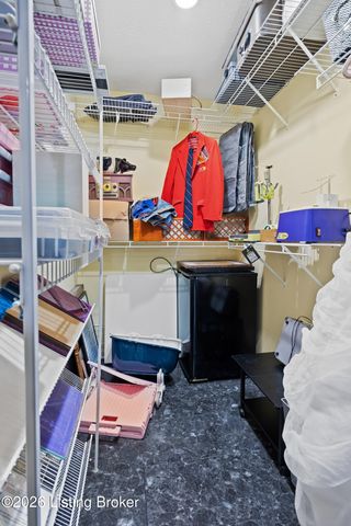 6803 Brighton Springs Ln, Louisville, KY 40291