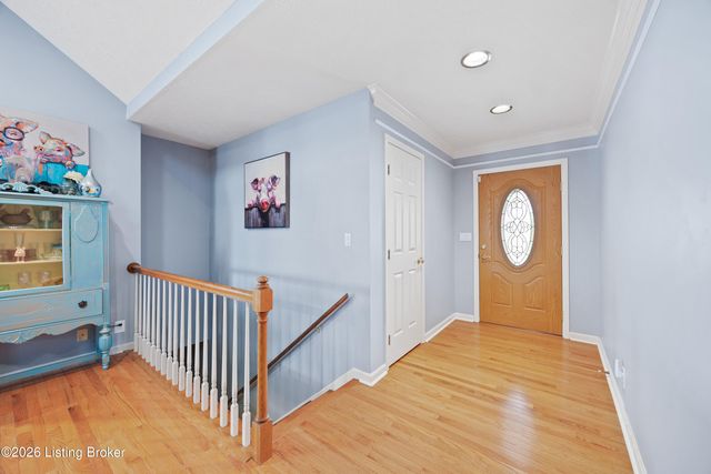 6803 Brighton Springs Ln, Louisville, KY 40291