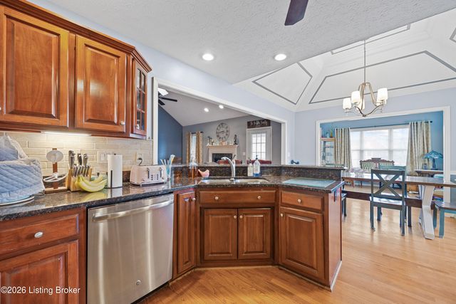 6803 Brighton Springs Ln, Louisville, KY 40291