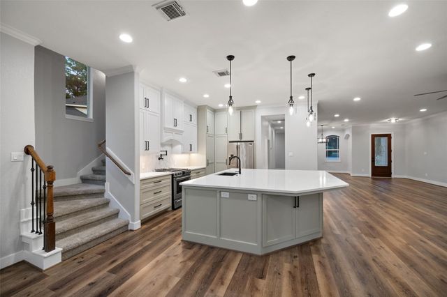 13601 Falcon Court, Montgomery, TX 77356