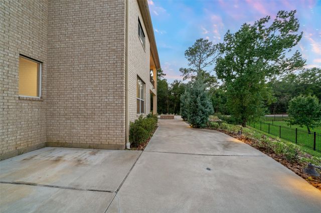 13601 Falcon Court, Montgomery, TX 77356