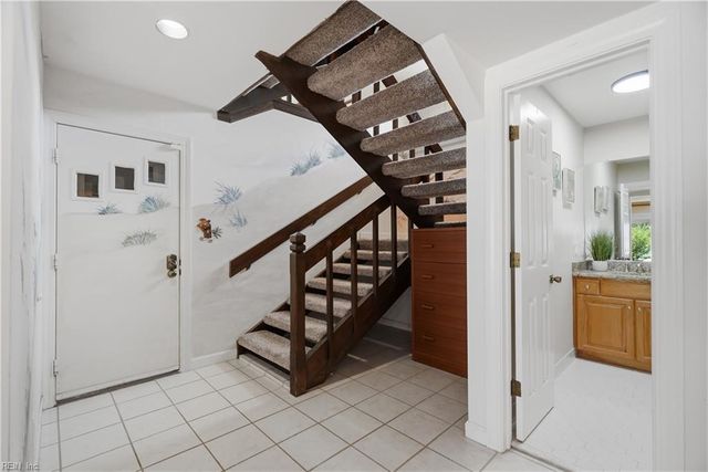 1632 Bay Point DR, Virginia Beach, VA 23454