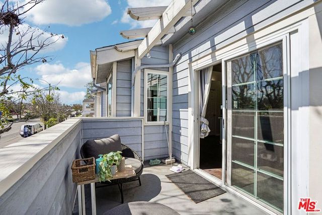 2003 Artesia Boulevard 105, Torrance, CA 90504