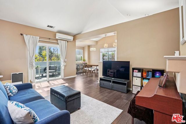 2003 Artesia Boulevard 105, Torrance, CA 90504