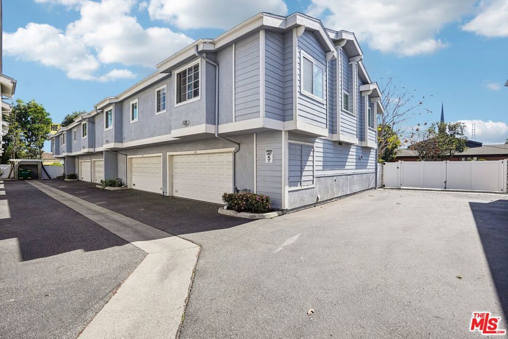 2003 Artesia Boulevard 105, Torrance, CA 90504