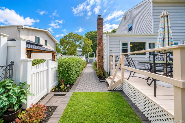 69A Erlanger Boulevard, North Babylon, NY 11703