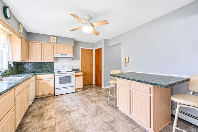 69A Erlanger Boulevard, North Babylon, NY 11703
