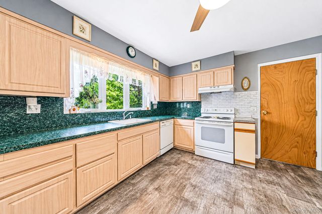 69A Erlanger Boulevard, North Babylon, NY 11703