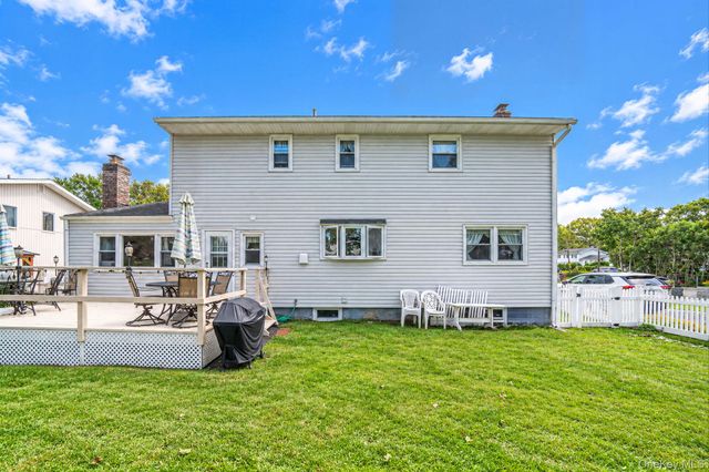 69A Erlanger Boulevard, North Babylon, NY 11703