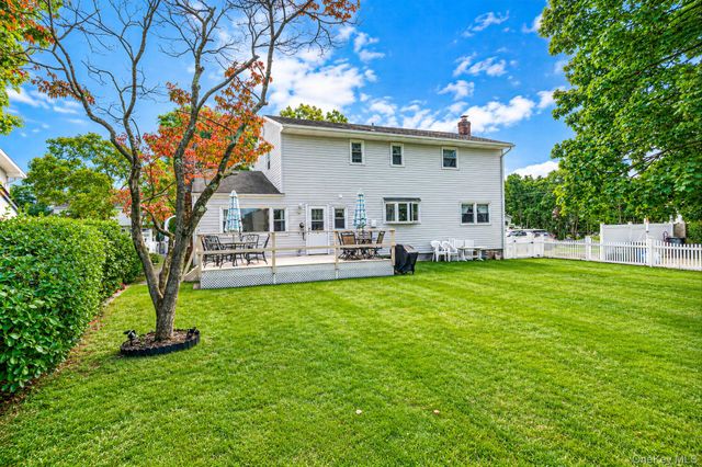 69A Erlanger Boulevard, North Babylon, NY 11703