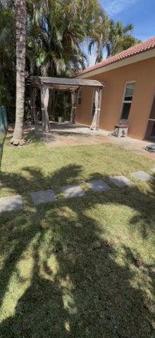 5122 Elpine Way, Riviera Beach, FL 33418
