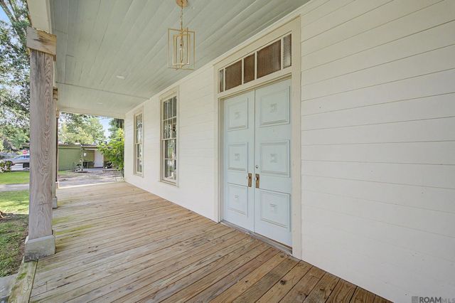 908 N Marchand Ave, Gonzales, LA 70737