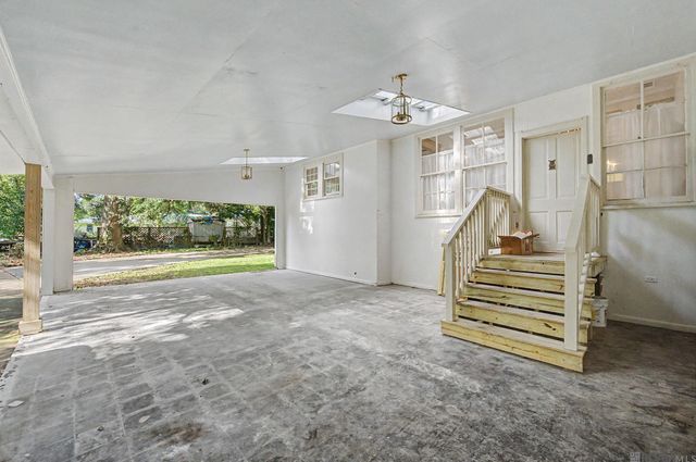 908 N Marchand Ave, Gonzales, LA 70737