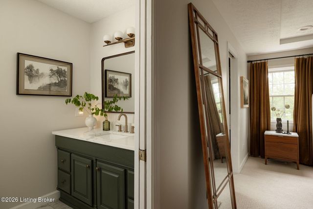 12601 Saint Clair Dr, Louisville, KY 40243