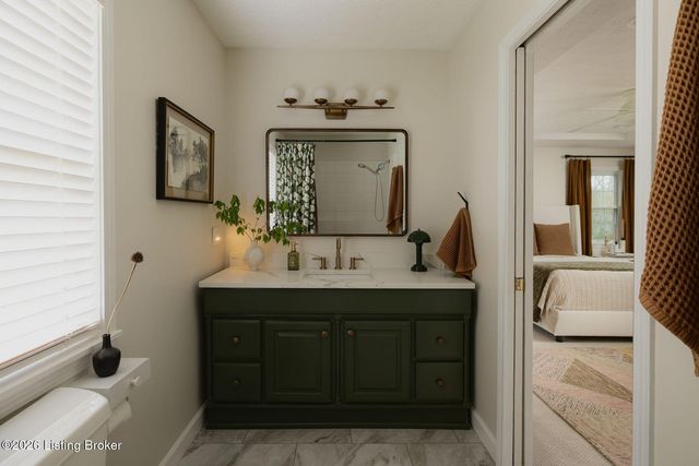 12601 Saint Clair Dr, Louisville, KY 40243