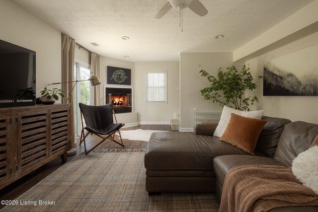 12601 Saint Clair Dr, Louisville, KY 40243