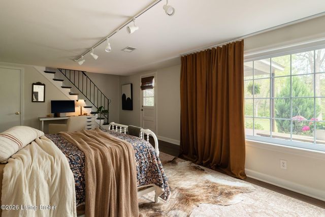 12601 Saint Clair Dr, Louisville, KY 40243