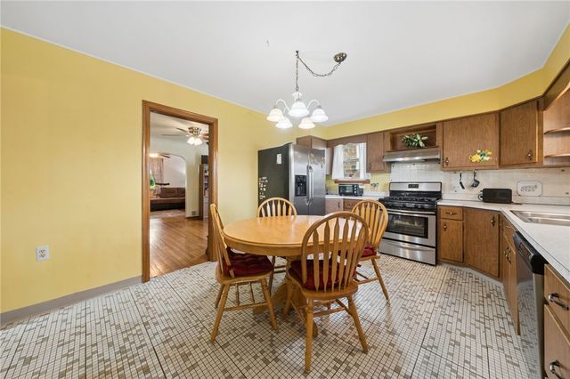 115 Locust St, Jeannette, PA 15644