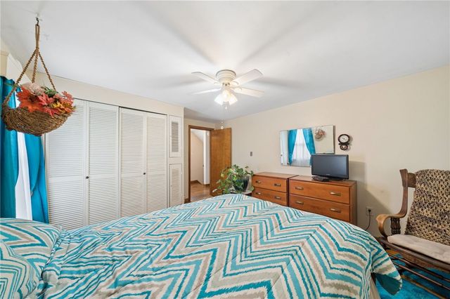 115 Locust St, Jeannette, PA 15644
