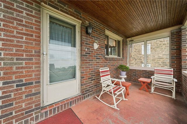 115 Locust St, Jeannette, PA 15644