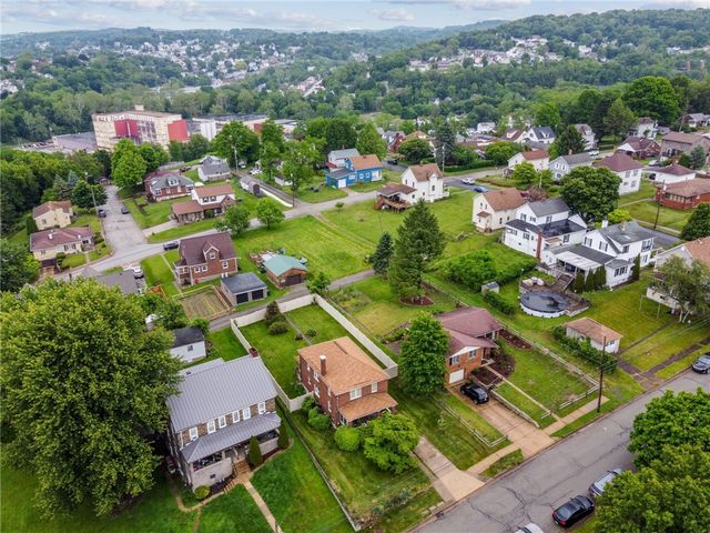115 Locust St, Jeannette, PA 15644