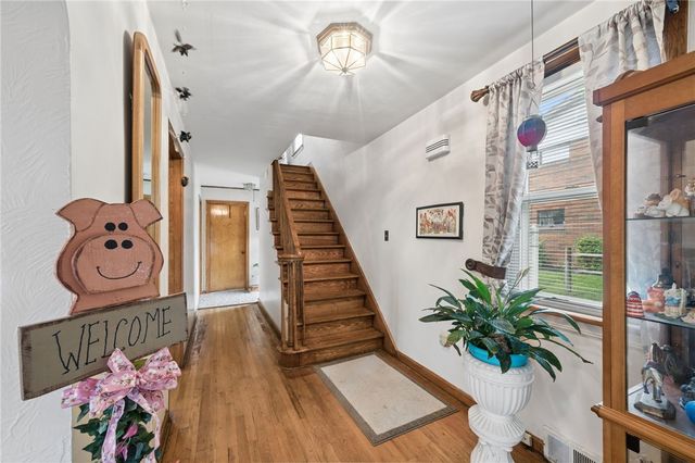 115 Locust St, Jeannette, PA 15644