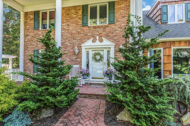 133 Main Avenue, Lake Grove, NY 11755