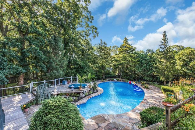 133 Main Avenue, Lake Grove, NY 11755