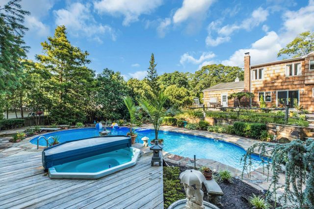 133 Main Avenue, Lake Grove, NY 11755