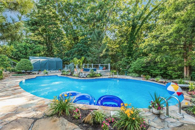 133 Main Avenue, Lake Grove, NY 11755