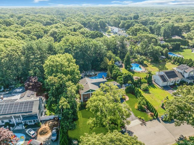 133 Main Avenue, Lake Grove, NY 11755