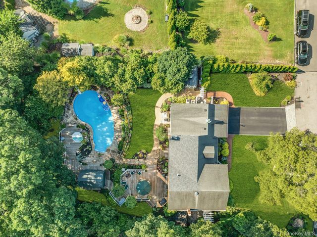 133 Main Avenue, Lake Grove, NY 11755