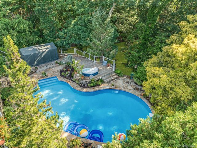 133 Main Avenue, Lake Grove, NY 11755